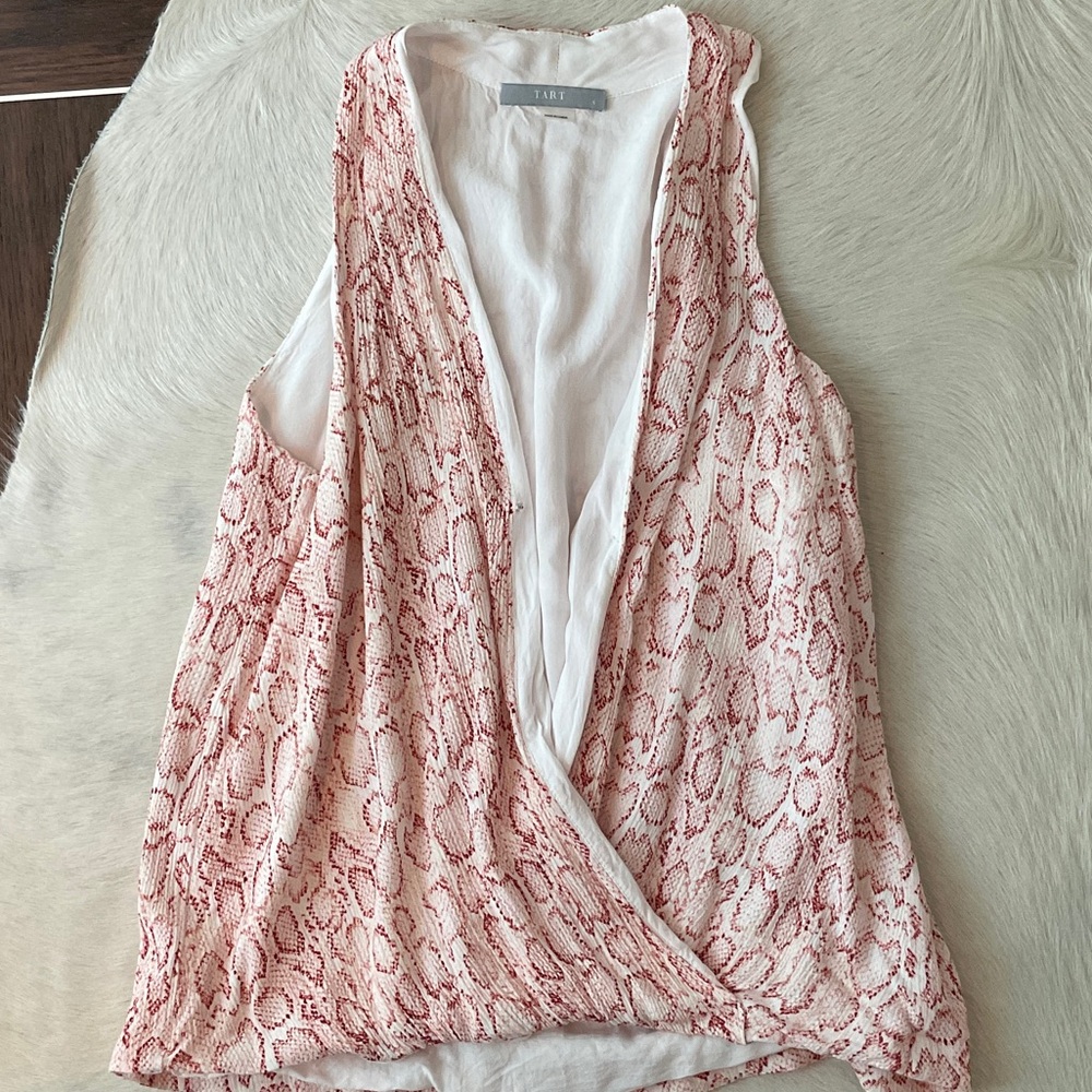 Tart Women's Red and White Sleeveless Blouse